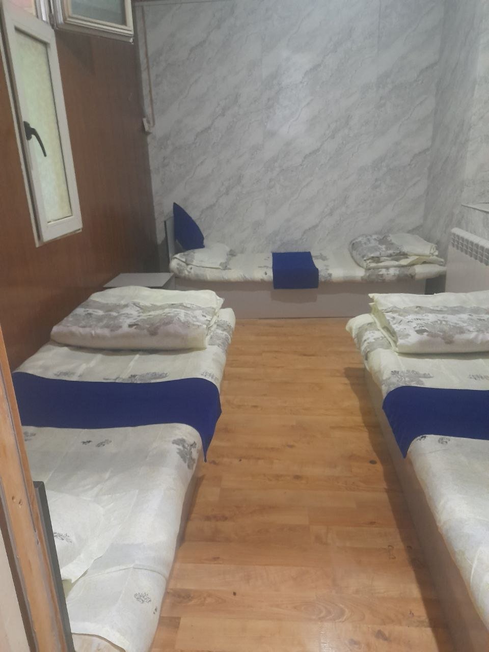 3 kishilik xona rasmi